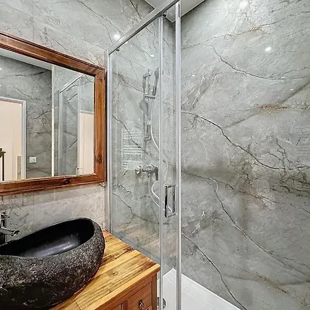 Cosy Appartement, Centre Capucins 1 *